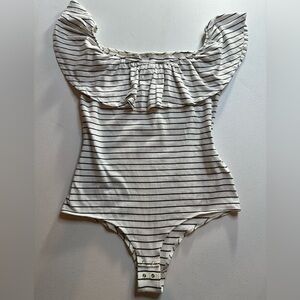 J Crew Ruffle Off Shoulder Bodysuit XL White Blk Stripe Curvy Flattering Classy